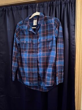 Women’s Patagonia plaid long sleeve shirt size 4